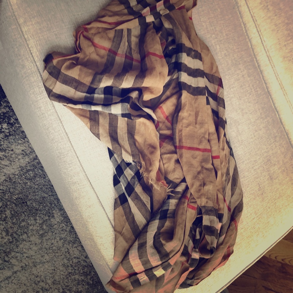 Burberry lightweight scarf